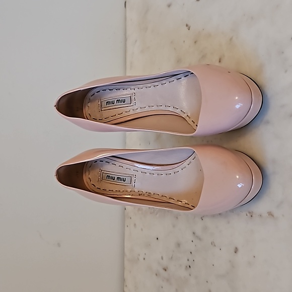 MIU MIU: soft pink patent leather platform heels - Picture 3 of 8